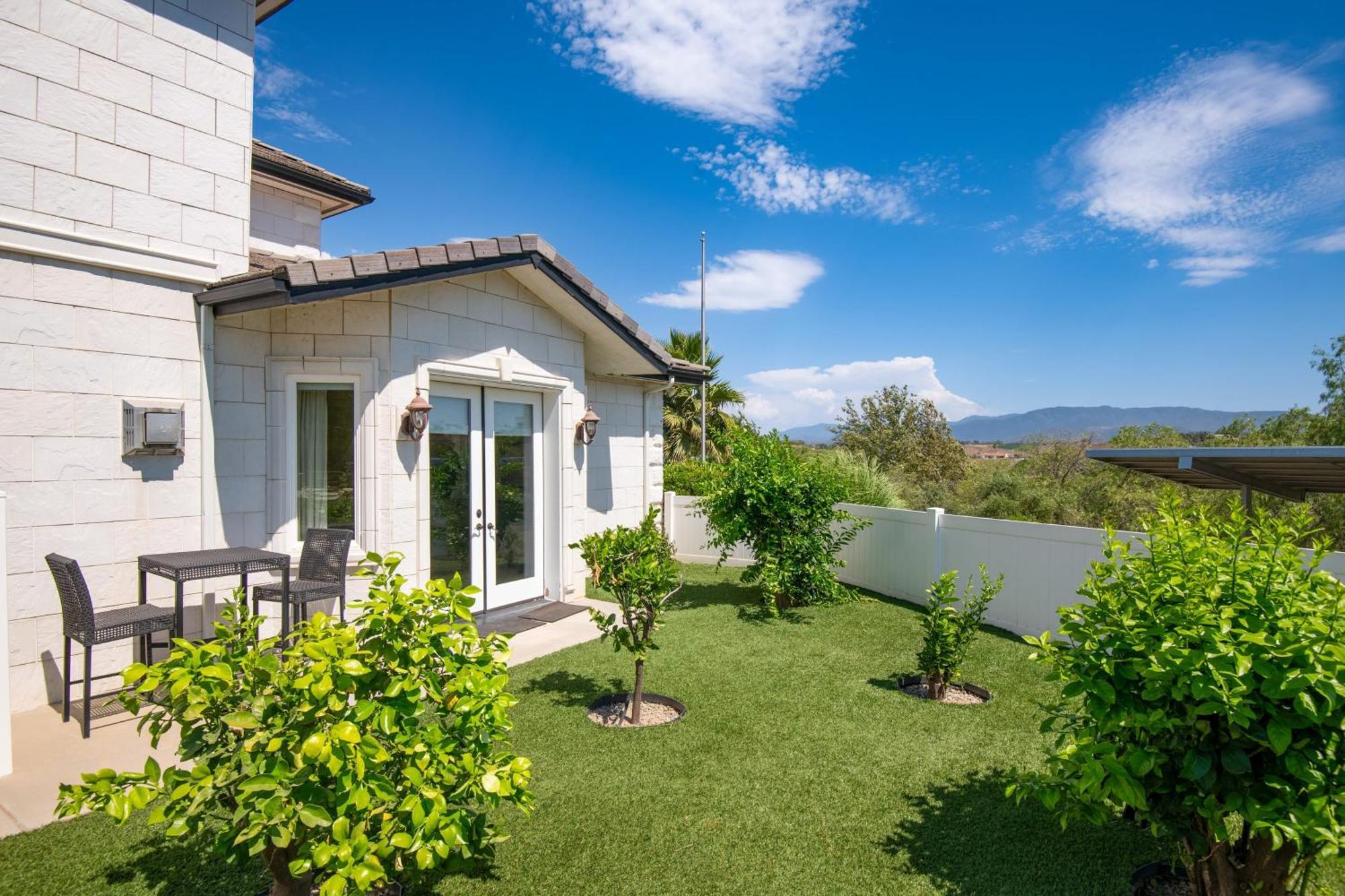 Grand Contento By Avantstay Extraordinary Estate W Pool Hot Tub Movie Room Temecula Exterior photo