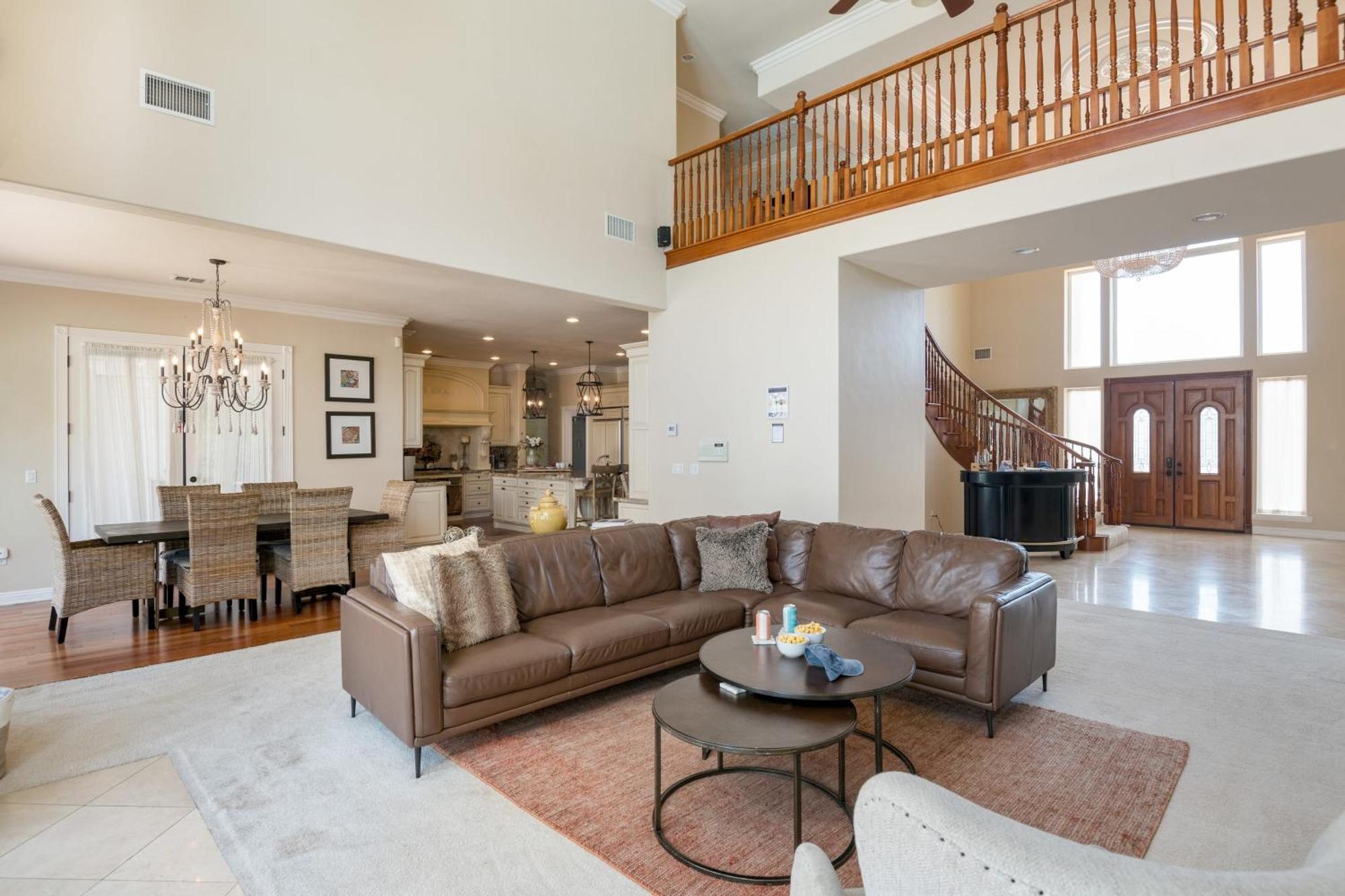 Grand Contento By Avantstay Extraordinary Estate W Pool Hot Tub Movie Room Temecula Exterior photo